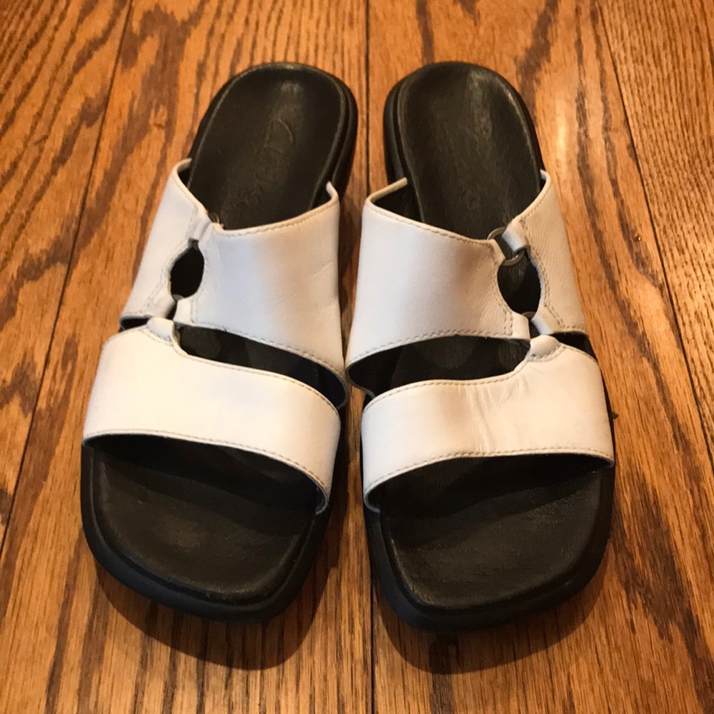 White Leather Clarks Slide Sandals size 7